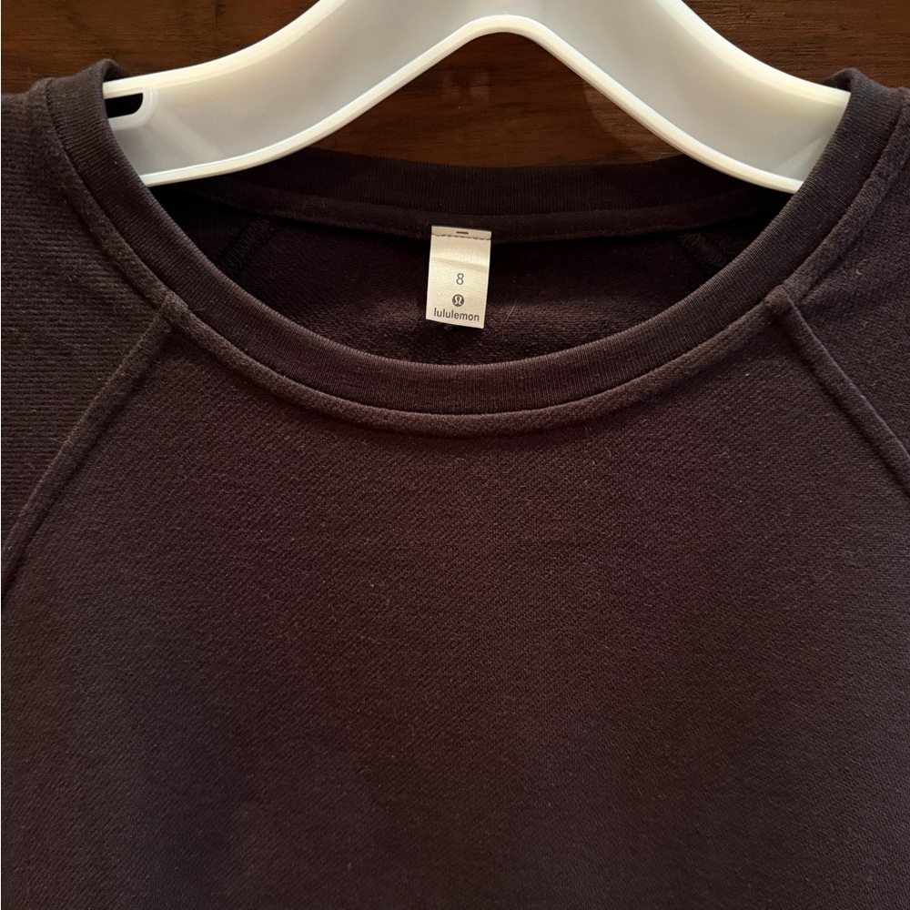 Women’s Lululemon Black Sweatshirt, size 8